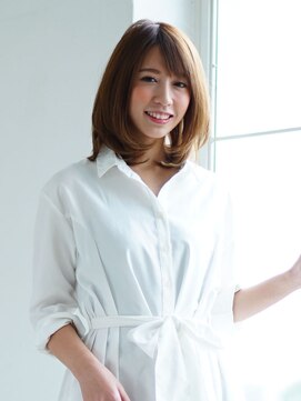 オッジ 六本松店(oggi) 小顔効果もねらえるミディ