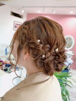 アティ(Atty)&nbsp;編みこみシニヨン