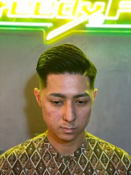 グリーディーフォックス 代々木(Greedy FOX) コンマヘア/センタ-パ-ト/ツイストスパイラル/スキンフェード