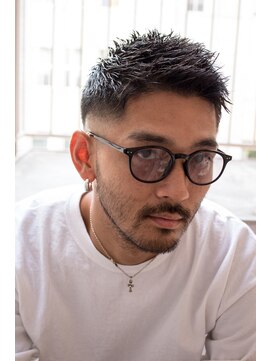 メリケンバーバーショップ トーキョー(MERICAN BARBERSHOP TYO) メンズカットアップバング束感ショートビジカジスキンフェード