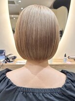 ヒビヲ(HIBIO) ショートボブハイライトカラーミルクティーベージュダブルカラー