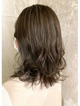 リコラックスビー(LICO LUXBE) ハイレイヤースタイル_フォギーベージュ