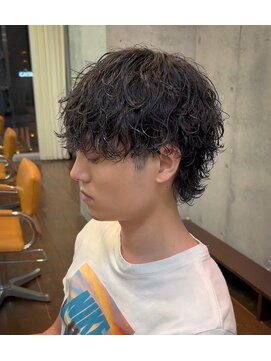 スピンオフシフト(SPIN-OFF SHIFT) 波巻きウルフパーマ