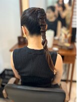ヘアセット&メイク専門店 カスミ(Kasumi)&nbsp;タイトな編み下ろしポニー