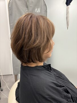 ジエクト アイロ(The Ect ilo) レイヤーボブ×白髪ぼかしハイライト