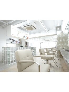 自由が丘駅から徒歩すぐ！心地よい空間でくつろぎながら自分史上最高のヘアを手に入れて★