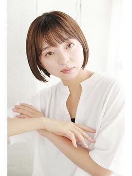 アーク(ARC+) 大人かわいいミニボブ ハイトーンカラー