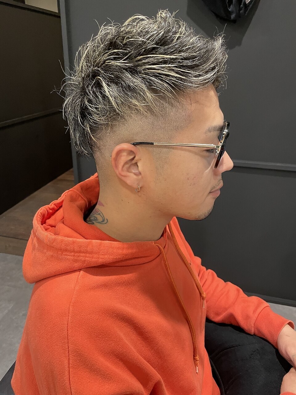 30代40代メンズ刈り上げフェードスタイルかき上げ短髪：L181946325