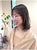 無造作ウェット外ハネミディ シースルーバング 暗髪