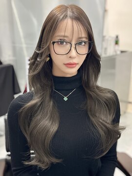 ロムーク 表参道(LOMKH) 小顔ミディアムレイヤーカットくびれヘア顔周り透明感カラー