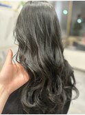 オリーブグレージュ
