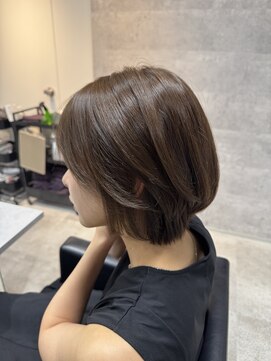 ルイス(L'wis) ショート過ぎない、ショートボブ!!!毛流れがポイント