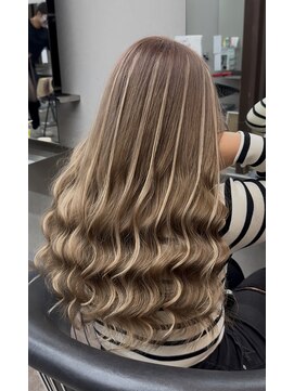 エミーバイモアムー(Emmie byMoremuu) 【RYUKI】ハイライト