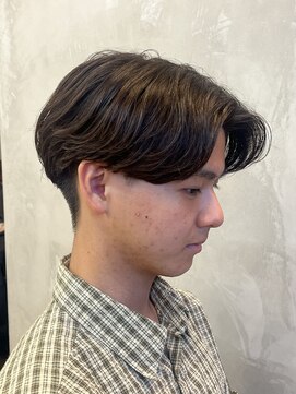 エリマバイフィフス 調布(elima by fifth) 調布ニュアンスパーマカルマパーマセンターパートガイルヘア緩め