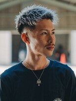 スラッシュ(SLASH)&nbsp;ホワイトカラー/ブリーチ/フェード/短髪/メンズパーマ/姫路