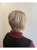くせ毛を活かす上品　立体感ショート