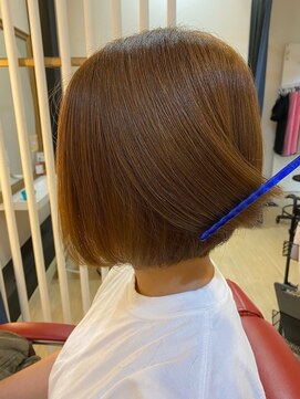 スタジオ ジョイ STUDIO Joy 下垂木店 ショートボブ　ビタミンカラー