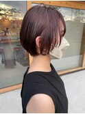 ピンクベージュ