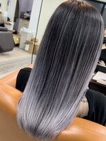 リシャルム 新保店(Re charme)&nbsp;［Re Charme/近藤恭輔］ホワイトシルバー/バレイヤージュ