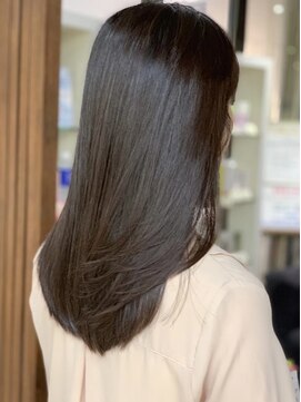 クオリス 上板橋店(QUALIS) 前上がりワンレンロングフェイスレイヤー艶髪サラサラロング