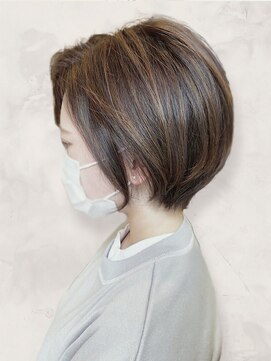 メイプルフェロー(MAPLE fellow) 30代40代50代/大人ショート/アッシュ/白髪ぼかしハイライト