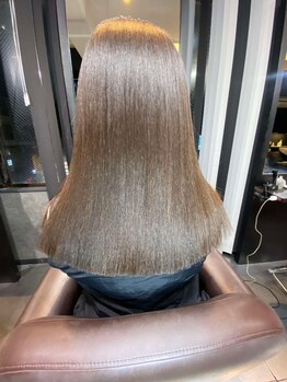 高難易度縮毛矯正の写真/スタイリストは一日掛けて一人のお客様のみに全力を尽くします！縮毛矯正専門のプロ中のプロだけが在籍。
