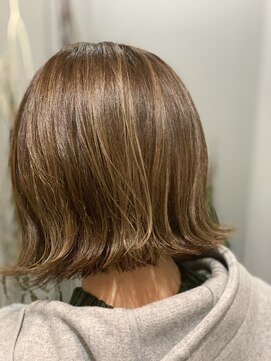 オルクドゥ(Orque deux) 30代40代ハイライト韓国風切りっぱなし小顔ボブ髪質改善カラー