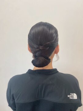 リム(Limb) 【艶髪】お呼ばれヘア　アレンジタイトシニヨン