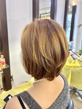 ボブ#くびれ#前下がり#こて巻き#レイヤー#ゴールドベージュ