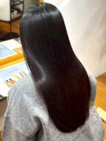 ミツバ(3tuba)&nbsp;髪質改善 黒髪ストレート ツヤ感 美髪ロング ダメージレス