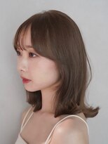 アンアミ オモテサンドウ(Un ami omotesando) くびれミディアムボブのハッシュカットに、シースルーバングとヘ