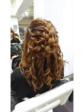 ヘアメイクスタジオ ミグ(Hair make studio mig) 編み込みハーフアップ