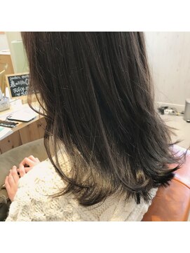 パルフェ(parfait) 柔らかい質感のカラーをするなら…