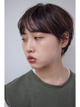 ハニーマスタード(HONEY MUSTARD) ナチュラルモードなハイライトカラー