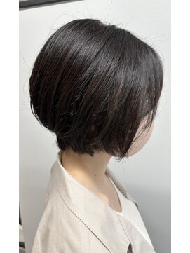 ジーニー(Genie) 丸みショートボブ