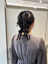 ムーム(Momb)&nbsp;ちょっと癖ありツインヘア