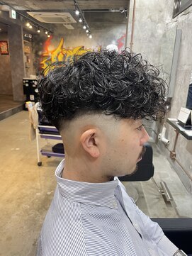 カーニー 上野(kearny) スペインカール/海外風パーマ/フェードカット