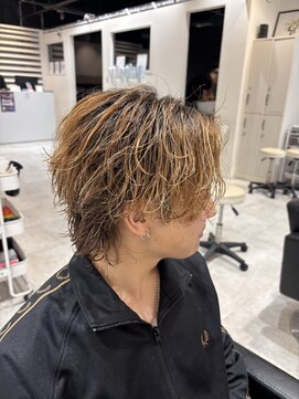 ルーストデラックス 京都河原町三条(ROOST dx) 茶色ベース金メッシュサーフカール