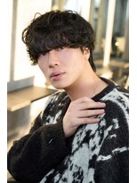 ゼノ 海老名(XENO)&nbsp;シャドウパーマラウンドマッシュフェザーパーマメンズパーマ眉毛