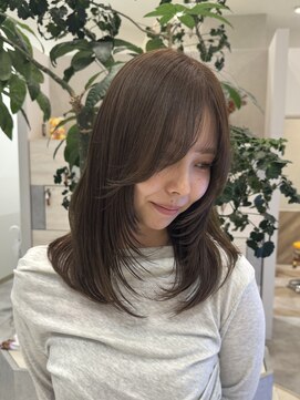 アストレアバイイーリス(ASTRAEA by Iris) 福津/レイヤーカット