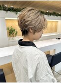 大人かわいいハイライトグレージュ丸みショートボブ
