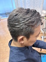アズールサン 草加西口店(azule-sun)&nbsp;白髪ぼかし,ホワイトメッシュ,ビジネスカジュアル,刈り上げ/草加