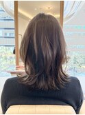 大人女性の上品な外ハネ鎖骨レングス