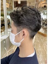 プラグ(Plug)&nbsp;メンズ2ブロックパーマスタイル