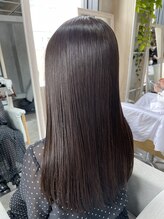 ”超自然で柔らかな仕上がりが自慢のFraise式縮毛矯正”