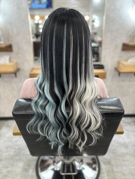 リリィー(LILY) 【LILY】 ホワイト×ペールブルー ☆ 担当 しおん