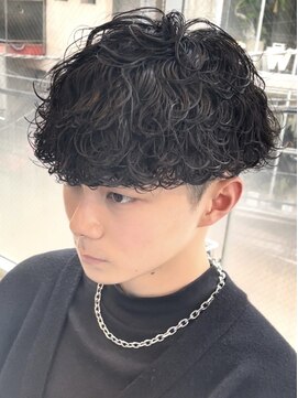 リット バイ フィフス 天文館店(Lit. by fifth) スパイラルパーマメンズマッシュセンターパートツイストパーマ