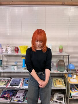 パレス(PAALS) ブリーチ一回でできるオレンジカラーとレイヤーカット