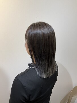 クク(coucou) 髪質改善*切りっぱなし外はねボブ