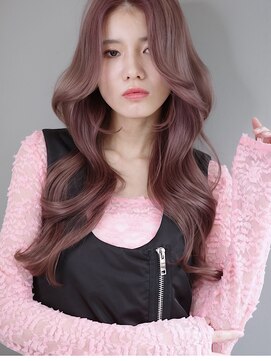 シア(sia) 韓国風くびれレイヤー髪質改善ピンクベージュ小顔美髪20代30代